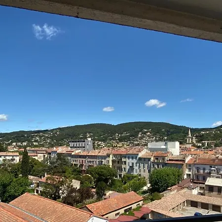 Au 5eme Ciel Apartment *