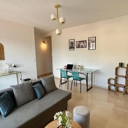 Au 5eme Ciel Apartment *