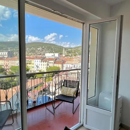 Au 5eme Ciel Apartment *